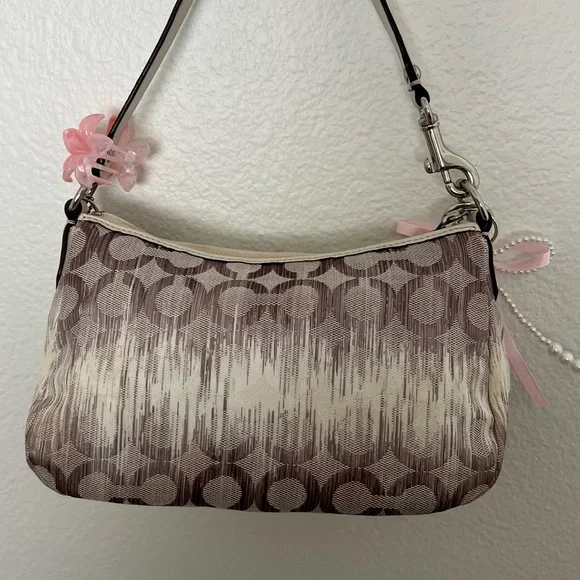 Coach Beige and Pink Shoulder Bag with Chain Detail - Picture 12 of 16